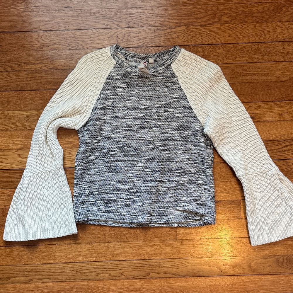 Dolan Anthropologie Women's Sweater with Bell Raglan Sleeve